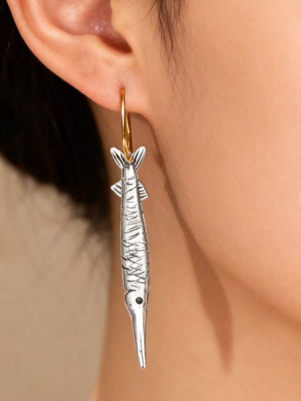 Fish Dangle Earrings Q1181